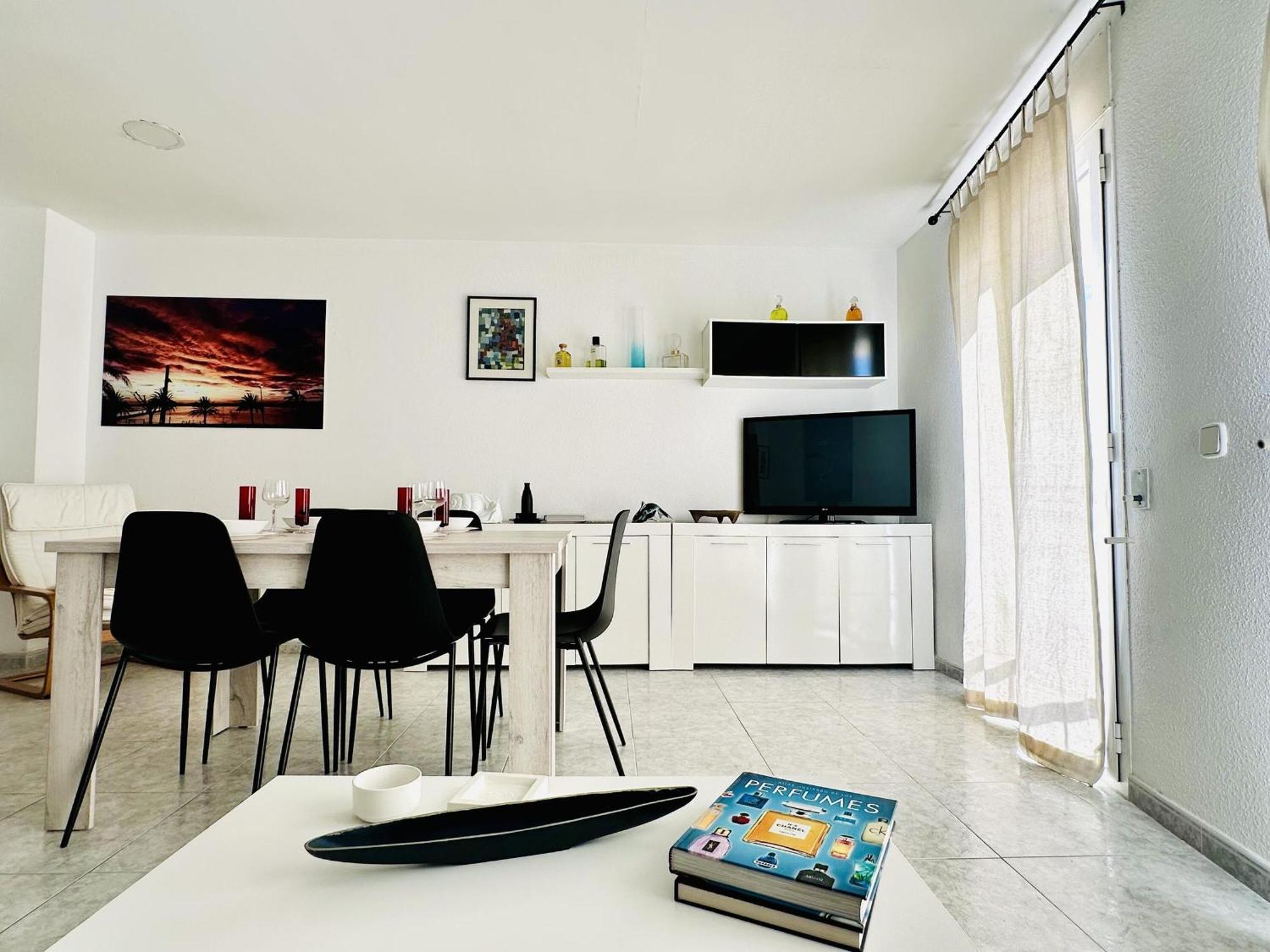 Apartment 3390 Maritim B 1-a. A Primera Linea De Mar, En Corazon Mismo De A Tocar De La Playa - Es-258-147 Roses