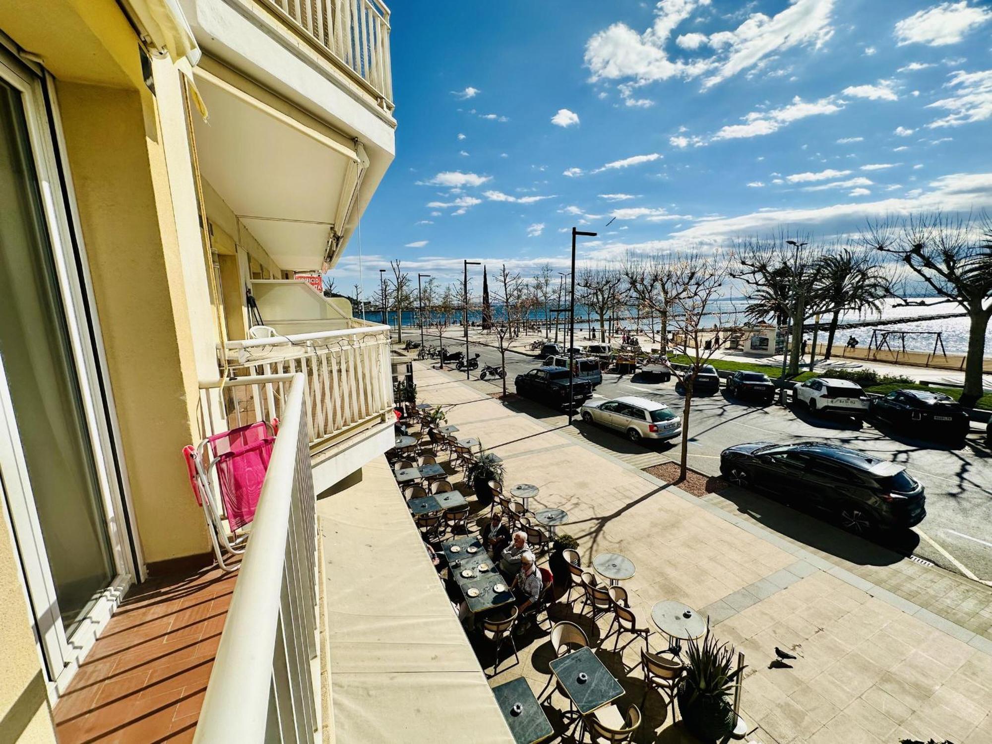 3390 Maritim B 1-a. A Primera Linea De Mar, En Corazon Mismo De A Tocar De La Playa - Es-258-147 * Roses